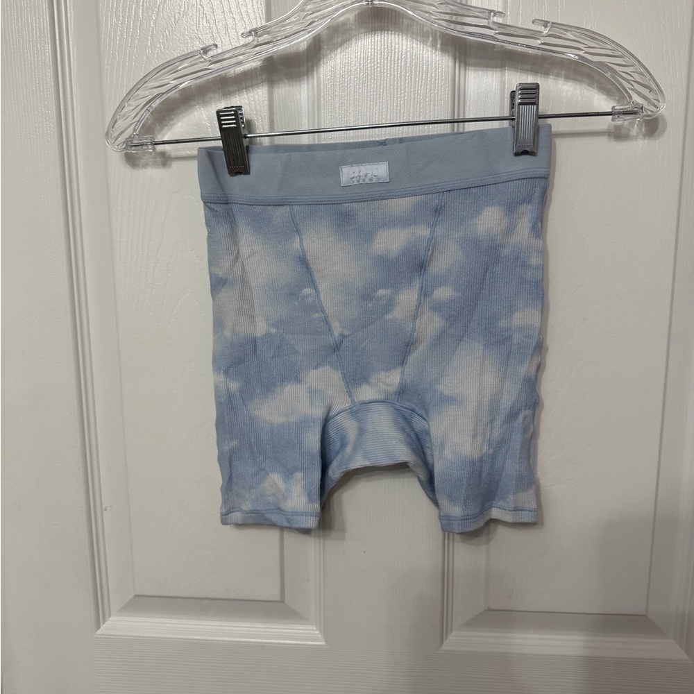 NWOT SKIMS SIZE XXS - Sky Blue quartz Cloud print Rib Boxer Briefs - Picture 2 of 5